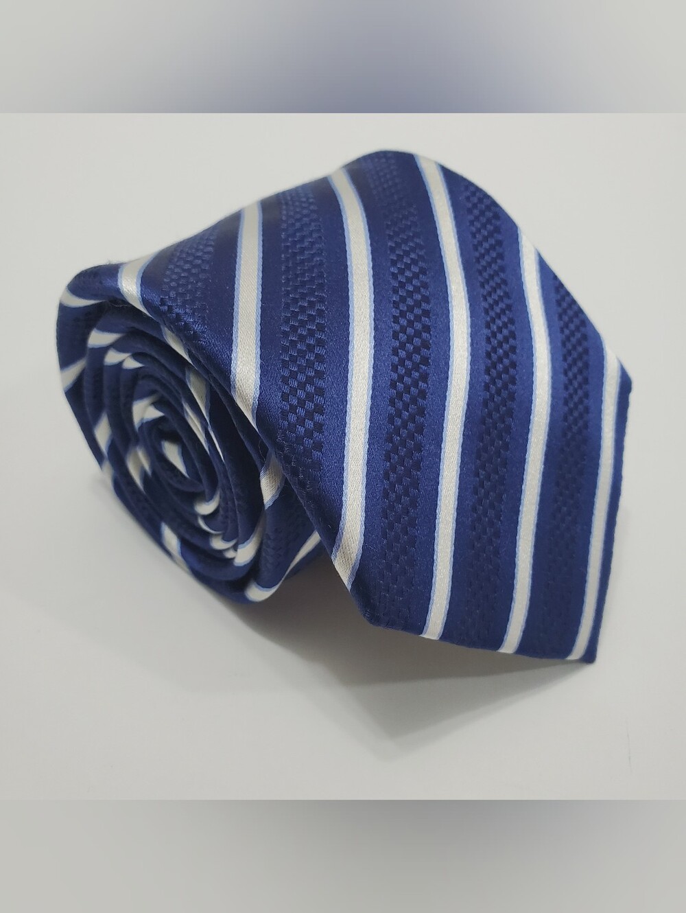 Donald J. Trump Men's Silk Neck Tie Blue Stripe Pattern 61x3.5"